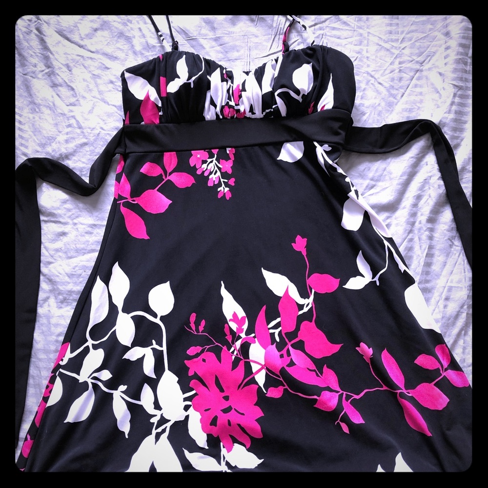 Floral dress by Speechless. Juniors Medium
